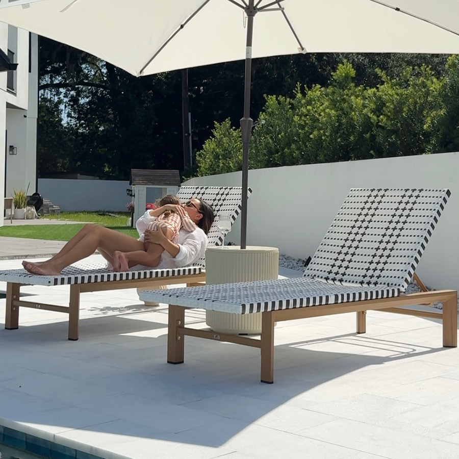 PURPLE LEAF Outdoor Teak Chaise Lounge Chair, Wood Grain Aluminum Outdoor Pool Lounge Chairs with Adjustable Backrest, Breathable Recliner for Patio, Poolside, Garden