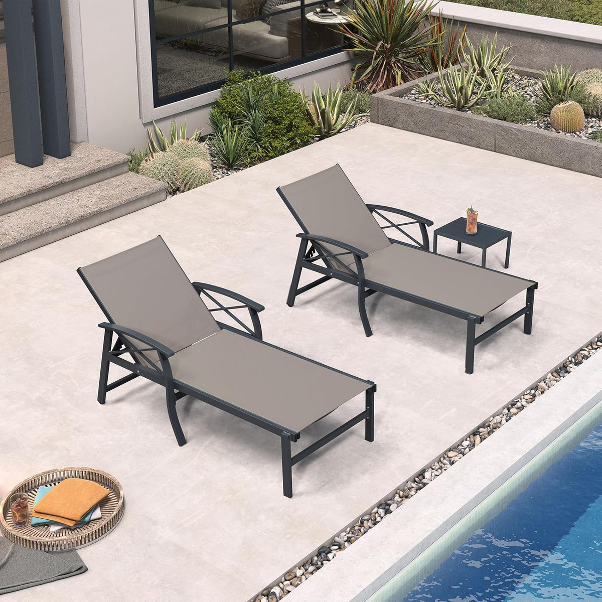 PURPLE LEAF Oversized Chaise Lounge Chair Outdoor Extra Wide Pool Lounge Chairs 5 Adjustable Position with Armrests and Side Table, Aluminum Patio Lounge Chair for Outside, Backyard, Pool