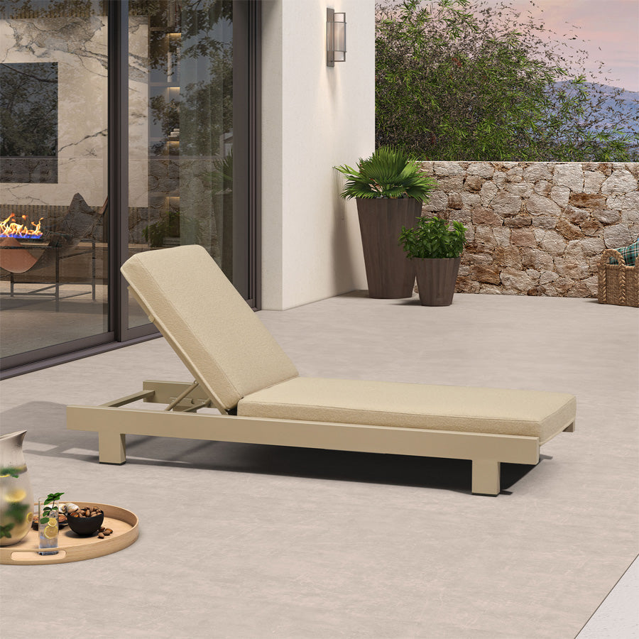 PURPLE LEAF Outdoor Luxury Daybed for Patio,  Poolside Chaise Lounge Bed with Cushion, Olefin Blend Fabric, Aluminum Frame Sunbed for Deck and Backyard