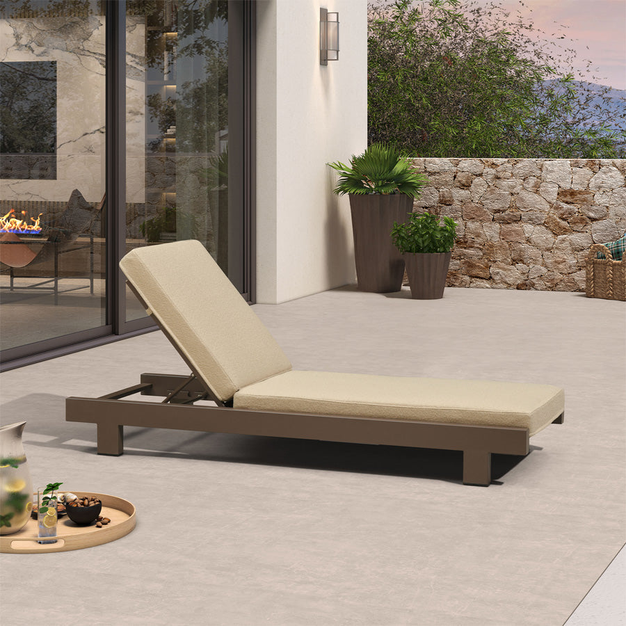 PURPLE LEAF Outdoor Luxury Daybed for Patio,  Poolside Chaise Lounge Bed with Cushion, Olefin Blend Fabric, Aluminum Frame Sunbed for Deck and Backyard
