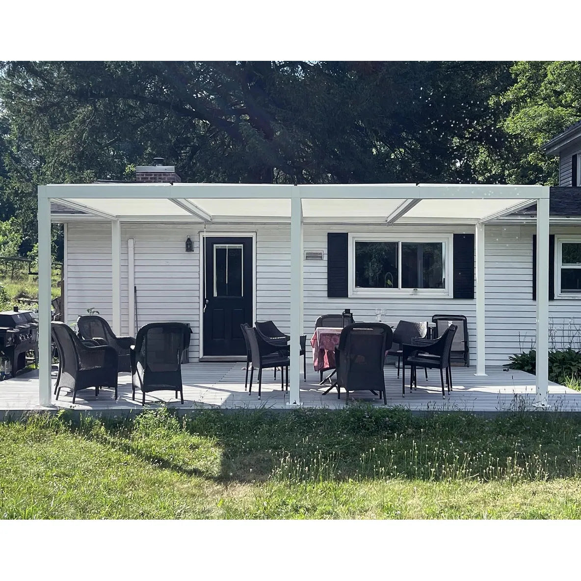 Hanso Home Louvered Pergola Modern White Pergola with Adjustable Roof for Deck Backyard Garden