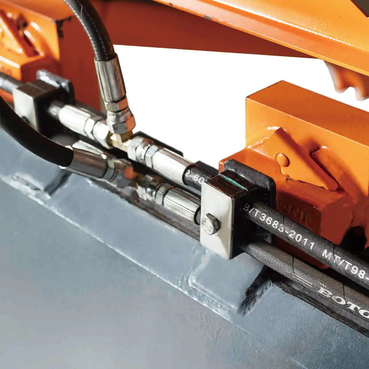 48" Two-Cylinder Pallet Fork Pipe Grapple, 6200-lb Lift Capacity, ITA Class III Forged Tines, Skid Steer Mount, TMG-SPG45