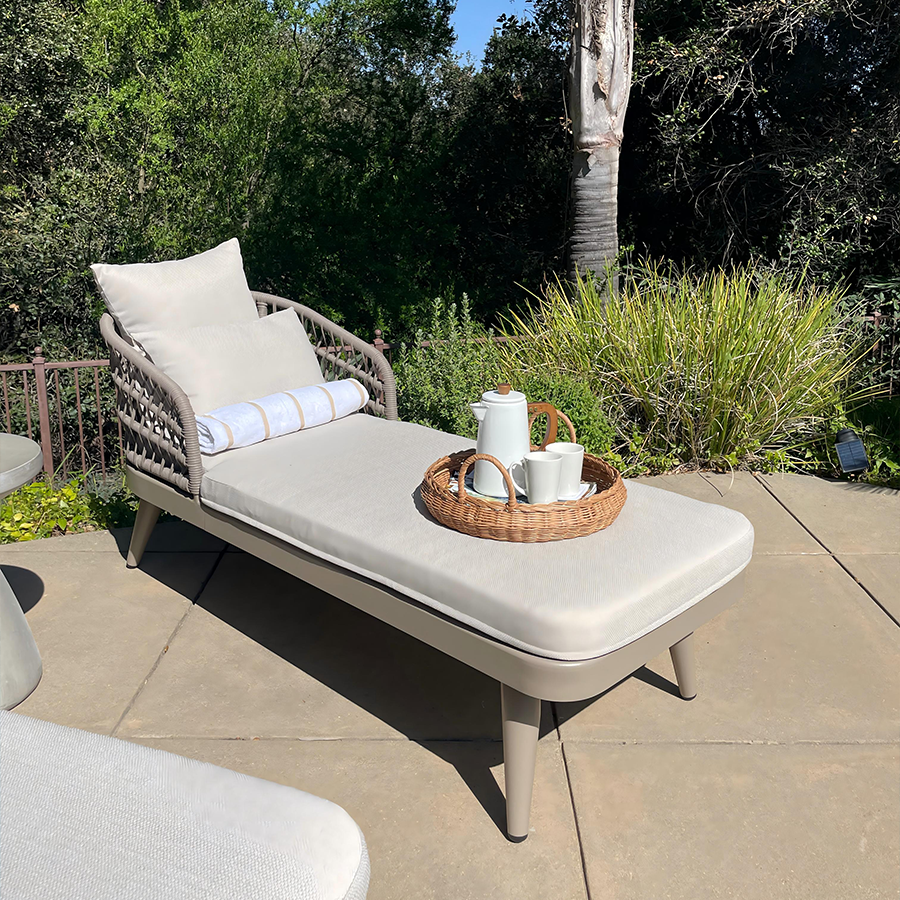 PURPLE LEAF Patio Chaise Lounge Chair  Aluminum Pool Lounge Chairs for Outdoor with 2 Cushions for Deck, Pool, Lawn, Garden, Courtyard, Porch