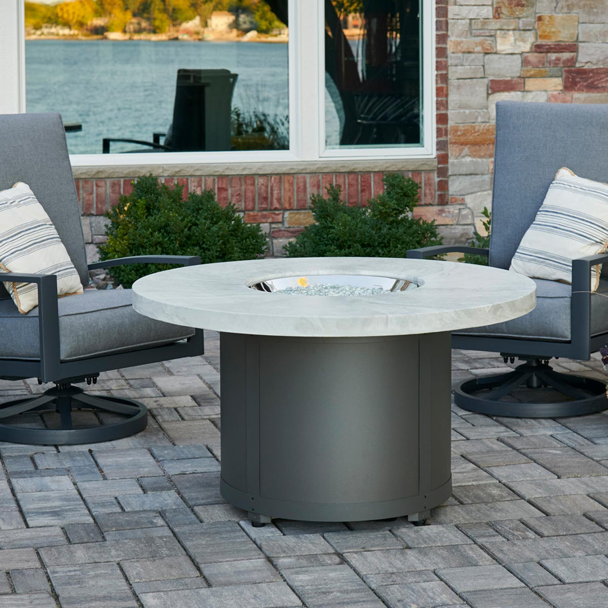 Beacon Round Gas Fire Pit Table (White Onyx) w/ Glass Guard BC-20-WO/GG-20-R