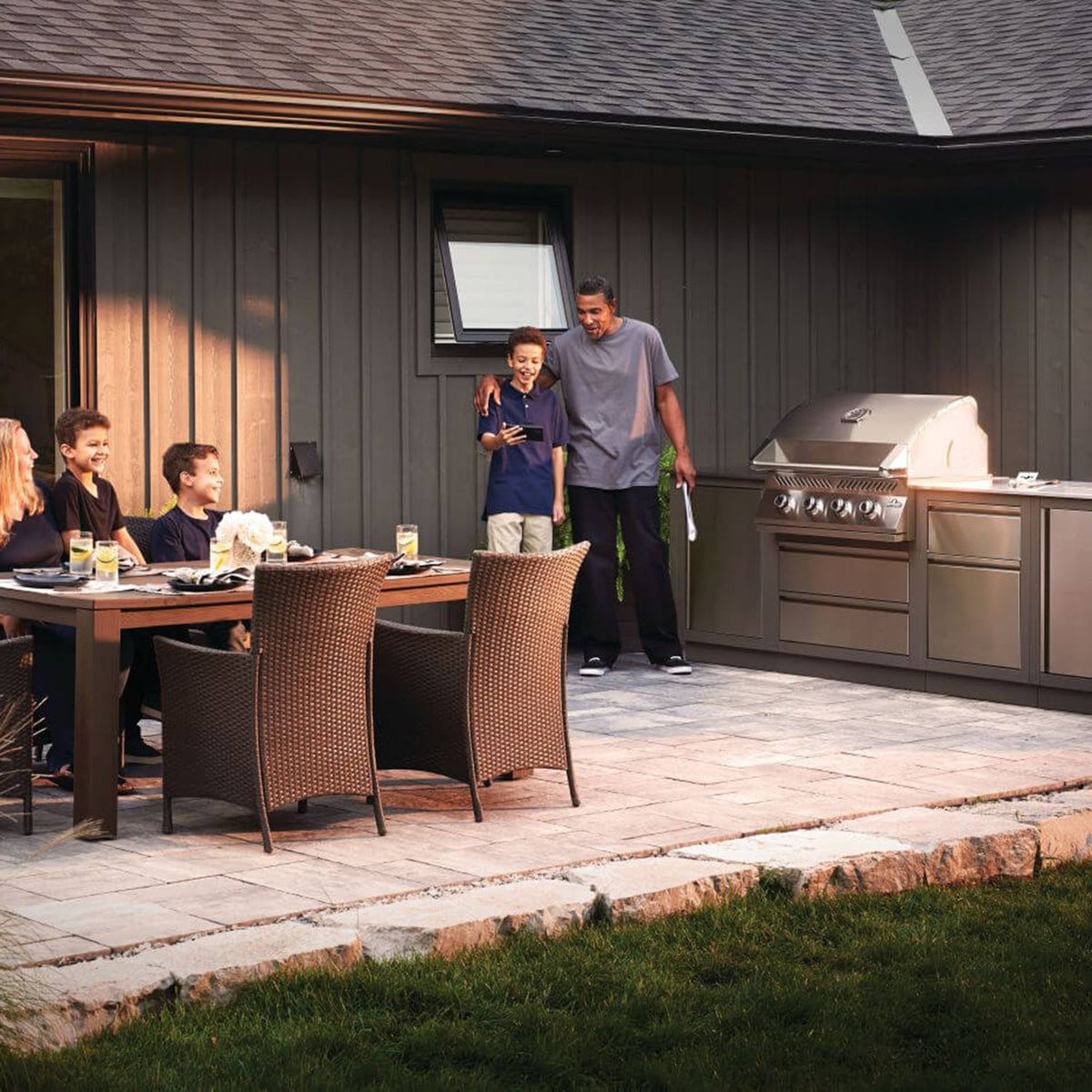 Napoleon Built-In 500 Series 32" Gas Grill (Stainless Steel) 4-Burner
