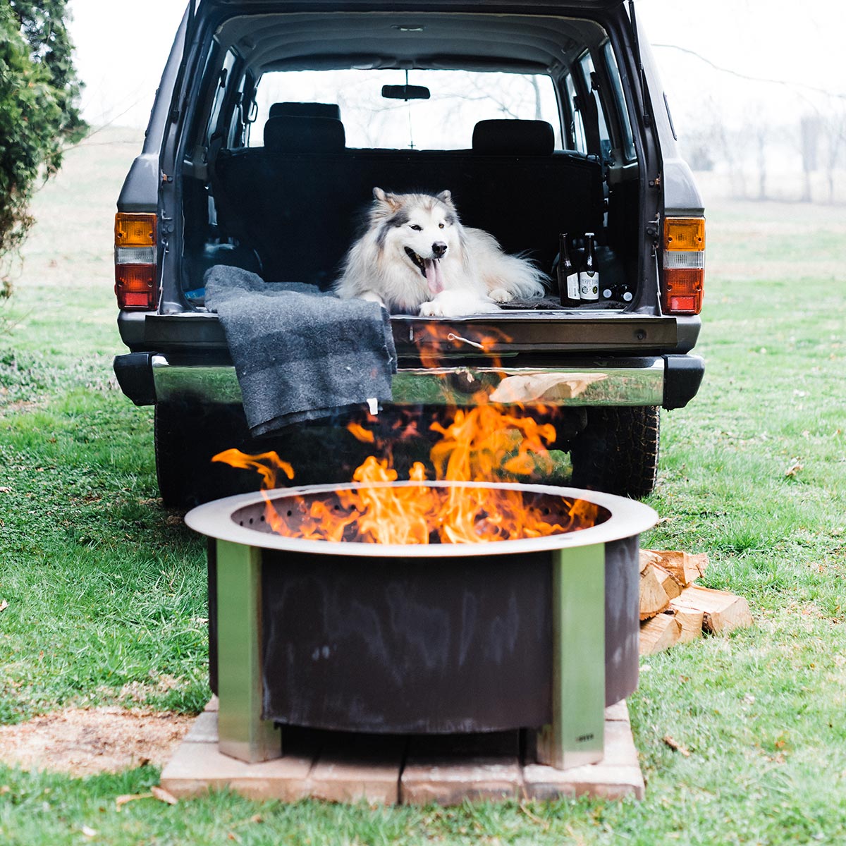 Breeo X Series 24 Smokeless Fire Pit (Patina) with Ash Removal Tool