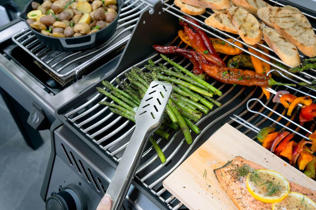 Napoleon Rogue PRO 525 SIB w/ Infrared Side Burner (Stainless) 5-Burner