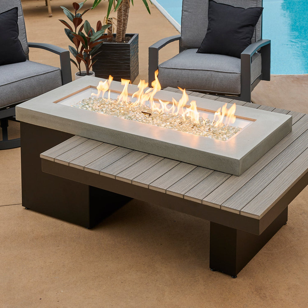 Uptown Coastal Grey – Table brasero linéaire à gaz avec pare-feu en verre – UPT-1242-CGR/GG-1242