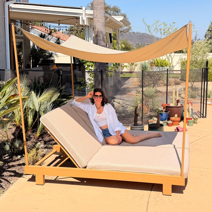 PURPLE LEAF Outdoor Luxury Daybed for Patio,  Poolside Chaise Lounge Bed with Cushion, Olefin Blend Fabric, Aluminum Frame Sunbed for Deck and Backyard