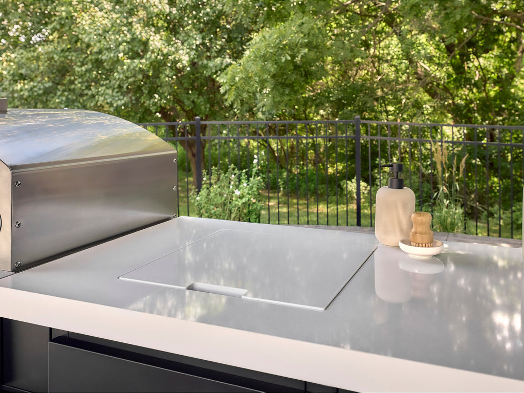 Lancaster | Galley Outdoor Kitchen with Built-In Grill & Pizza Oven