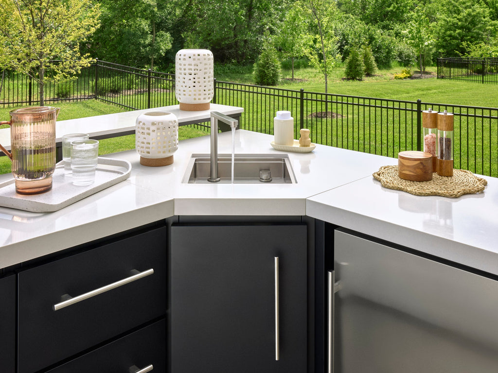 Emory | Corner Outdoor Kitchen Island with Bar Seating & Built-In Grill – Right