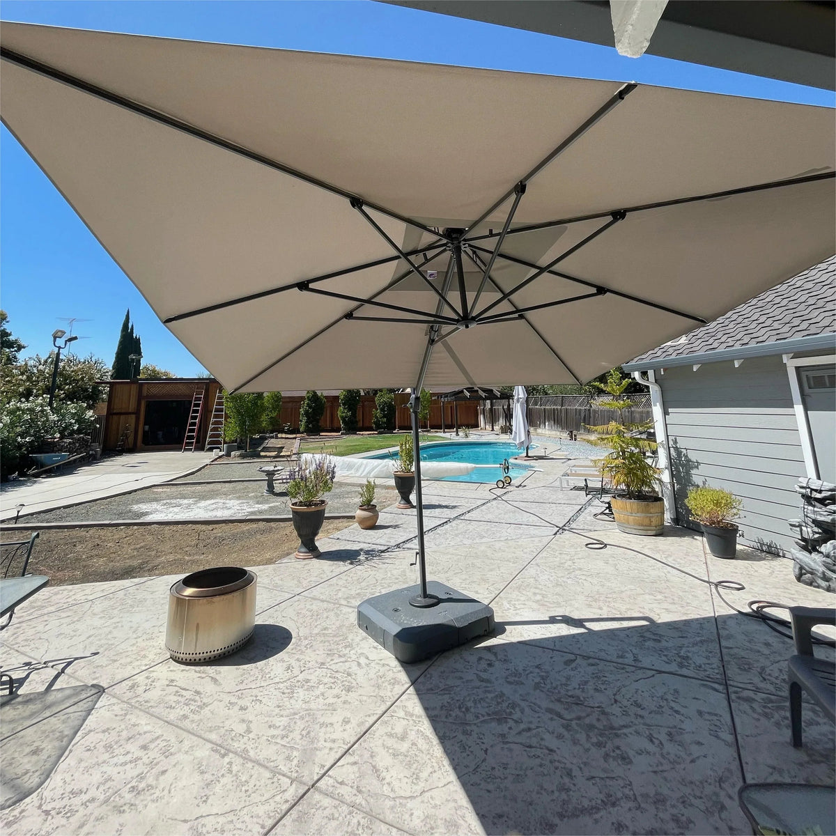 PURPLE LEAF UV50+ Fade Resistant Cantilever Umbrella, Patio Umbrellas with Base